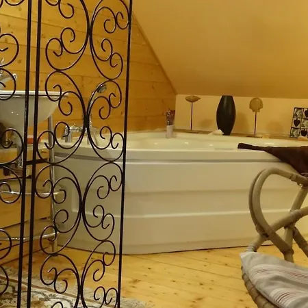 Appt Dans Maison D'architecte, Spa, Piscine & Jardin 아파트