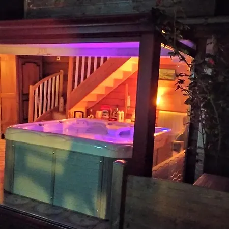 Appt Dans Maison D'architecte, Spa, Piscine & Jardin 아파트