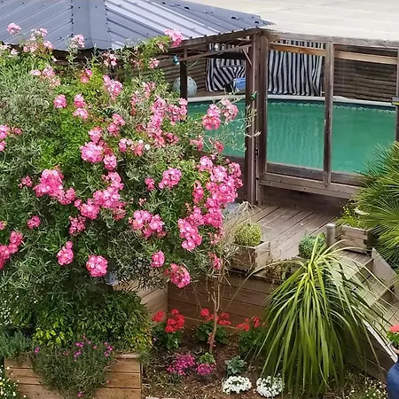 Appt Dans Maison D'architecte, Spa, Piscine & Jardin Apartamento *