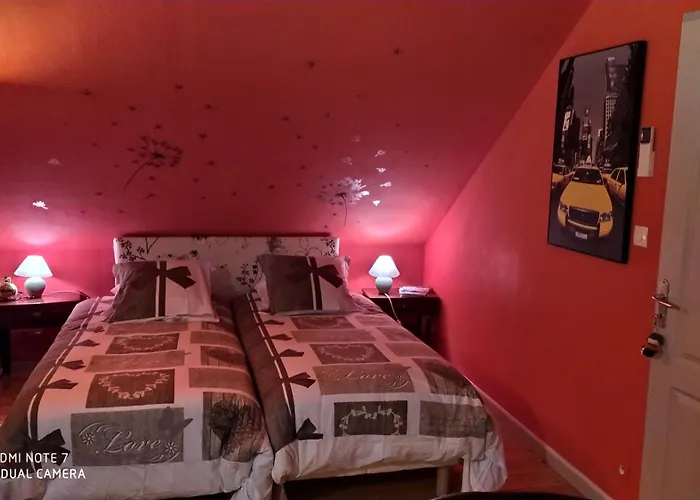 アパート Appt Dans Maison D'architecte, Spa, Piscine & Jardin Soucelles